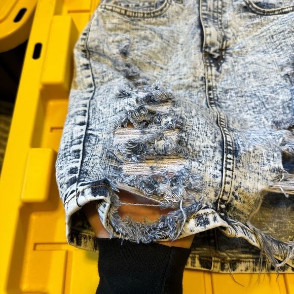EUC FASHION NOVA DESTROYED DENIM JEAN ACUD WASHED MEDIUM‎ SKIRT - Picture 2 of 5